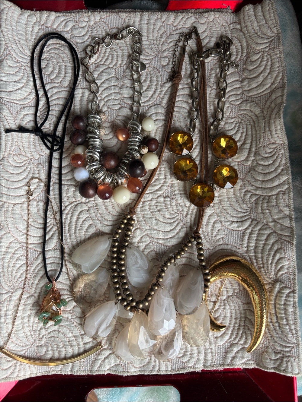 6 pc Chunky Jewelry Lot of  Necklaces & Monet brooch in gold